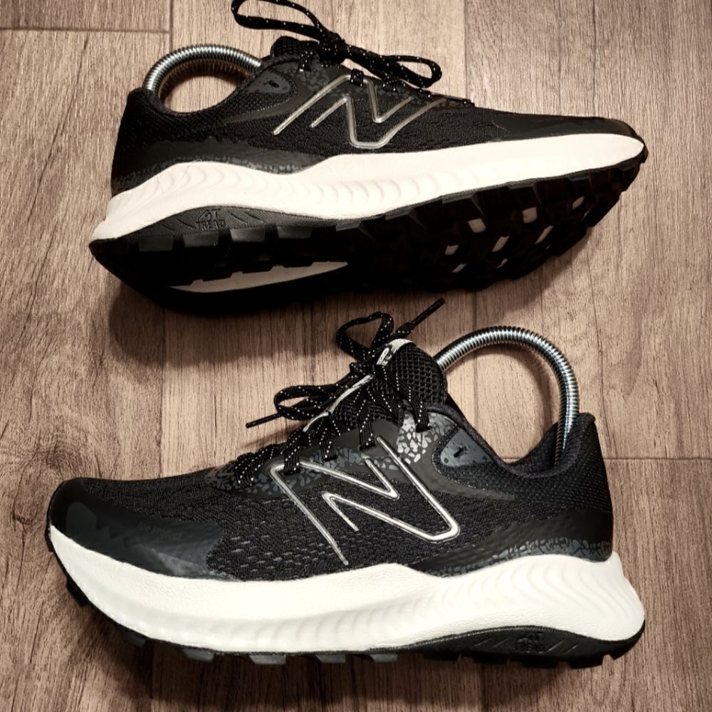 New Balance Black and White Athletic Shoes - Picture 5 of 10